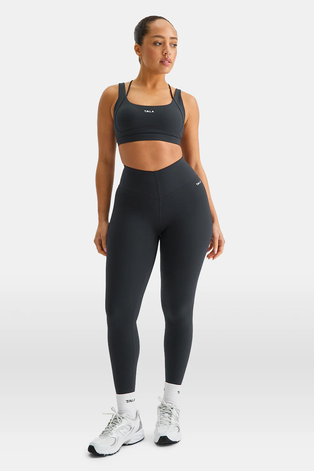 SkinLuxe V-Waist Legging - Shadow Black - Image 3