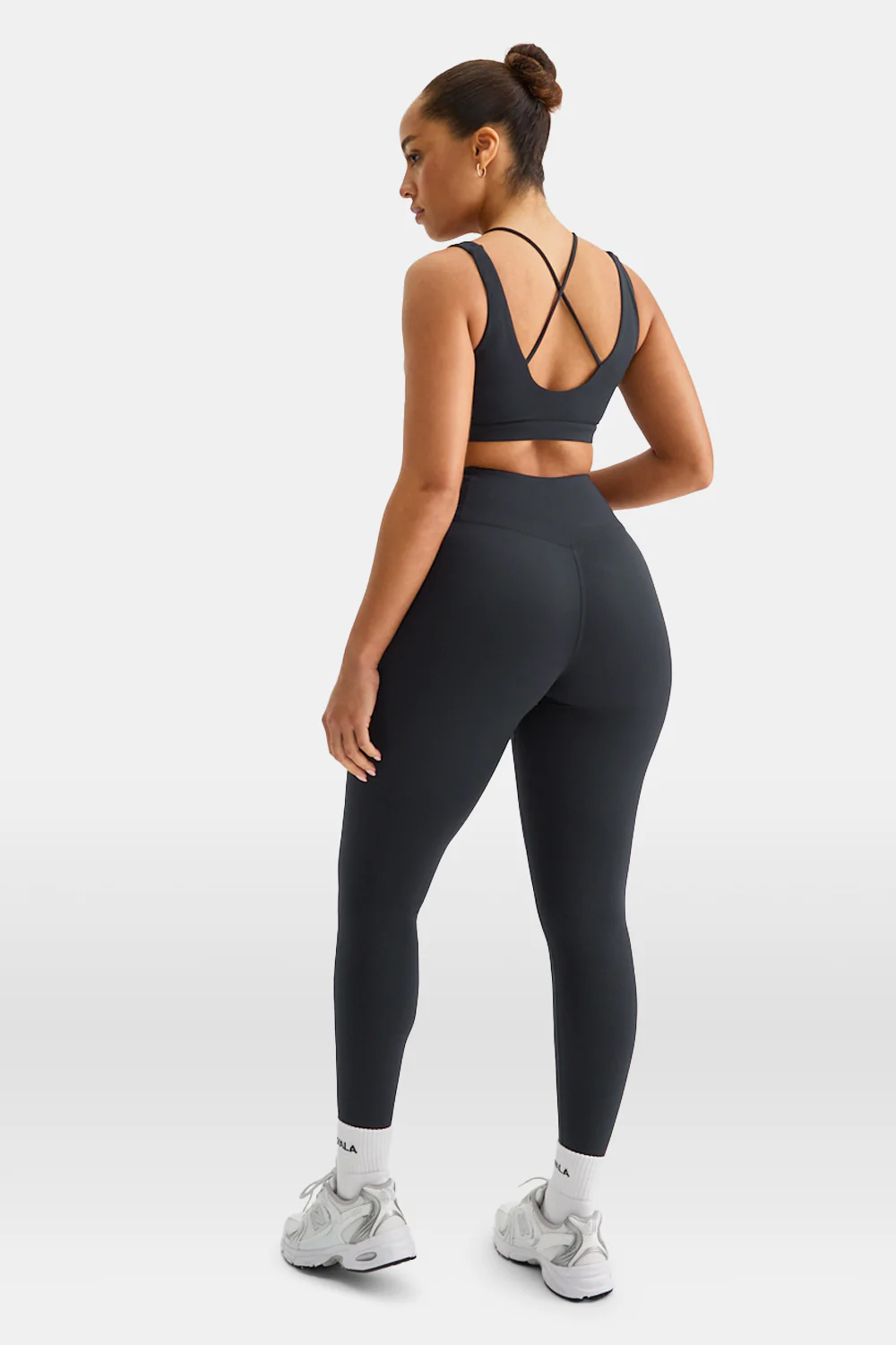 SkinLuxe V-Waist Legging - Shadow Black - Image 4
