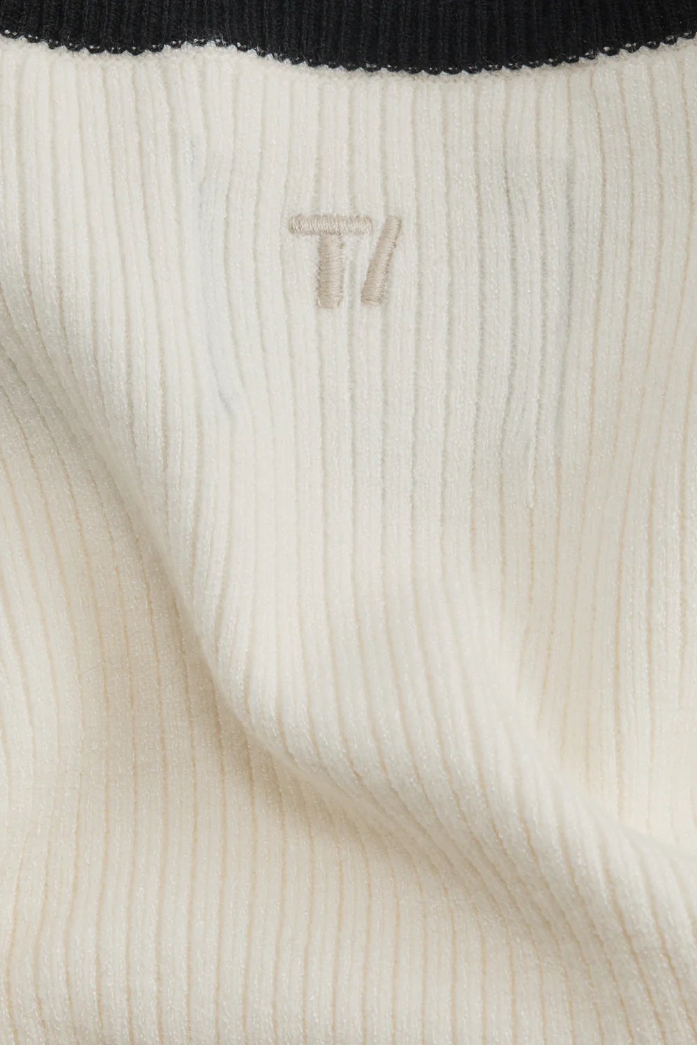 Sleeveless Contrast Ribbed Knit Maxi Dress - Buttermilk And Black - Image 6